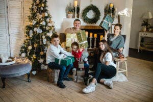 Fiul prezentatorului TVR Dorin Chioțea, lovit de o mașină! Micuțul a fost operat de urgență ”Inert că o carpă era. A început să plângă horcăind, cu sângele șiroind”