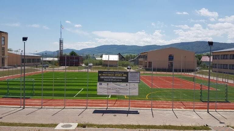HATTRICK SPORT: proiectare și execuţie terenuri sportive cu gazon artificial sintetic