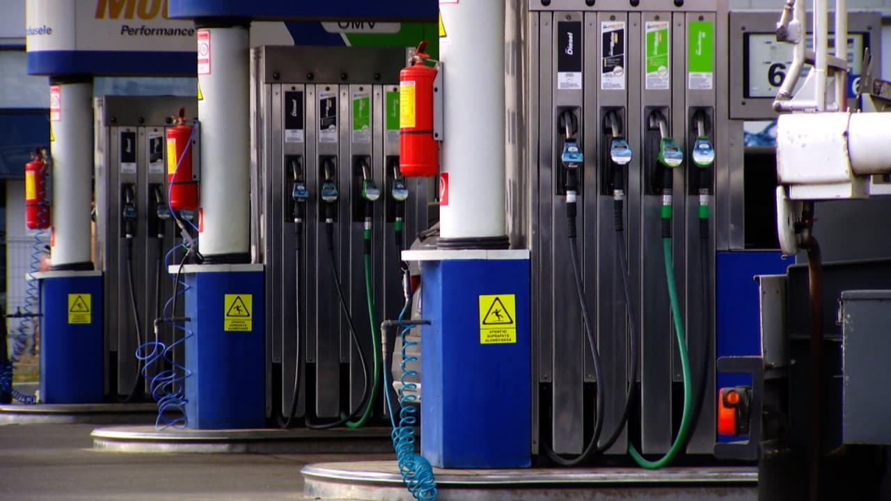 Ieftinire uşoară a benzinei, după scumpirea de pe 1 ianuarie. Cât costă acum un litru de carburant