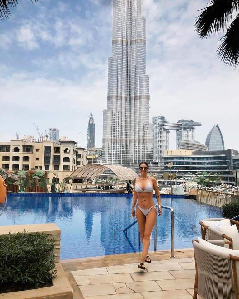 Aroganță de 100.000 de euro! Imaginea Anamariei Prodan a fost văzută de tot Dubaiul de pe Burj Khalifa/VIDEO! Cine a plătit pentru acest moment