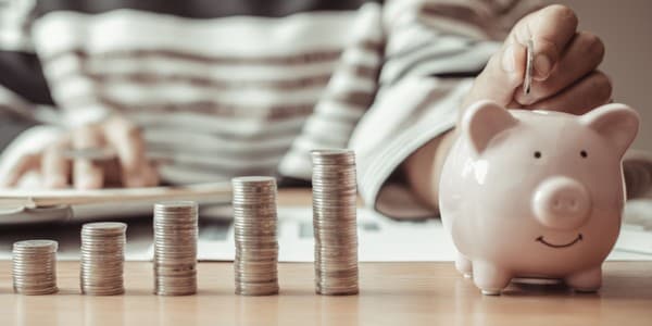 Înainte de taxe, românii cer dreptate. Studiu: Încrederea în Guvern, la un minim istoric