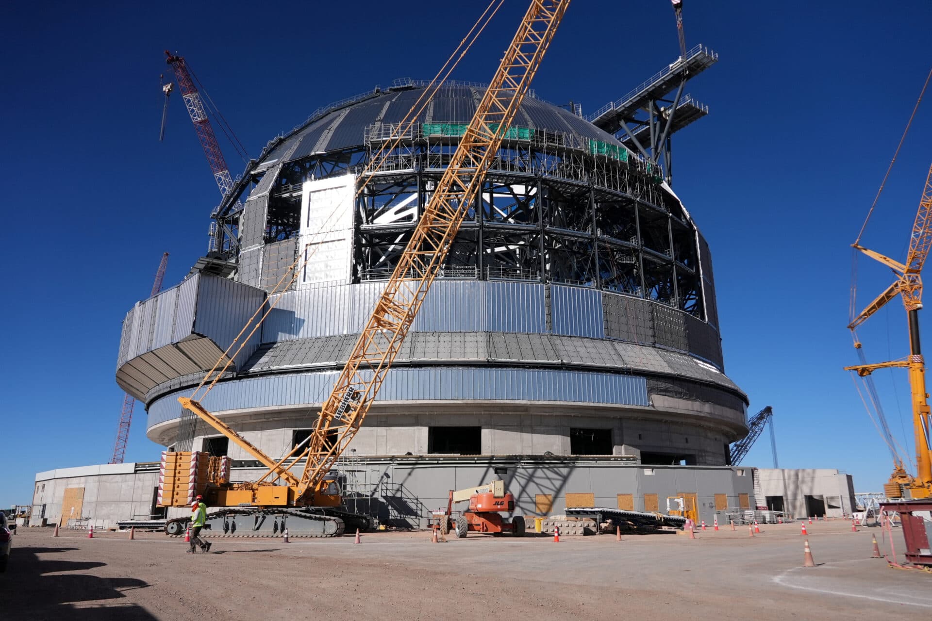 Misiunea grandioasă din inima deșertului. Se construiește un telescop impresionant