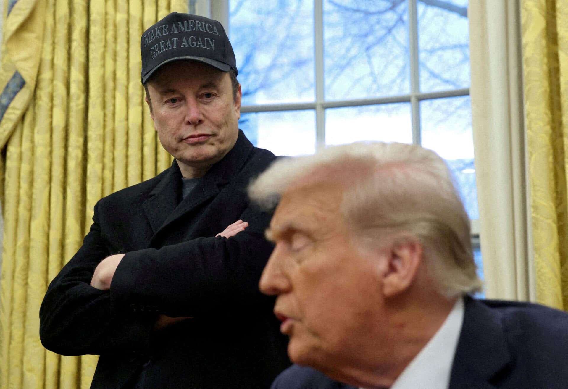 Musk, acces la planuri ultrasecrete? Trump respinge speculațiile