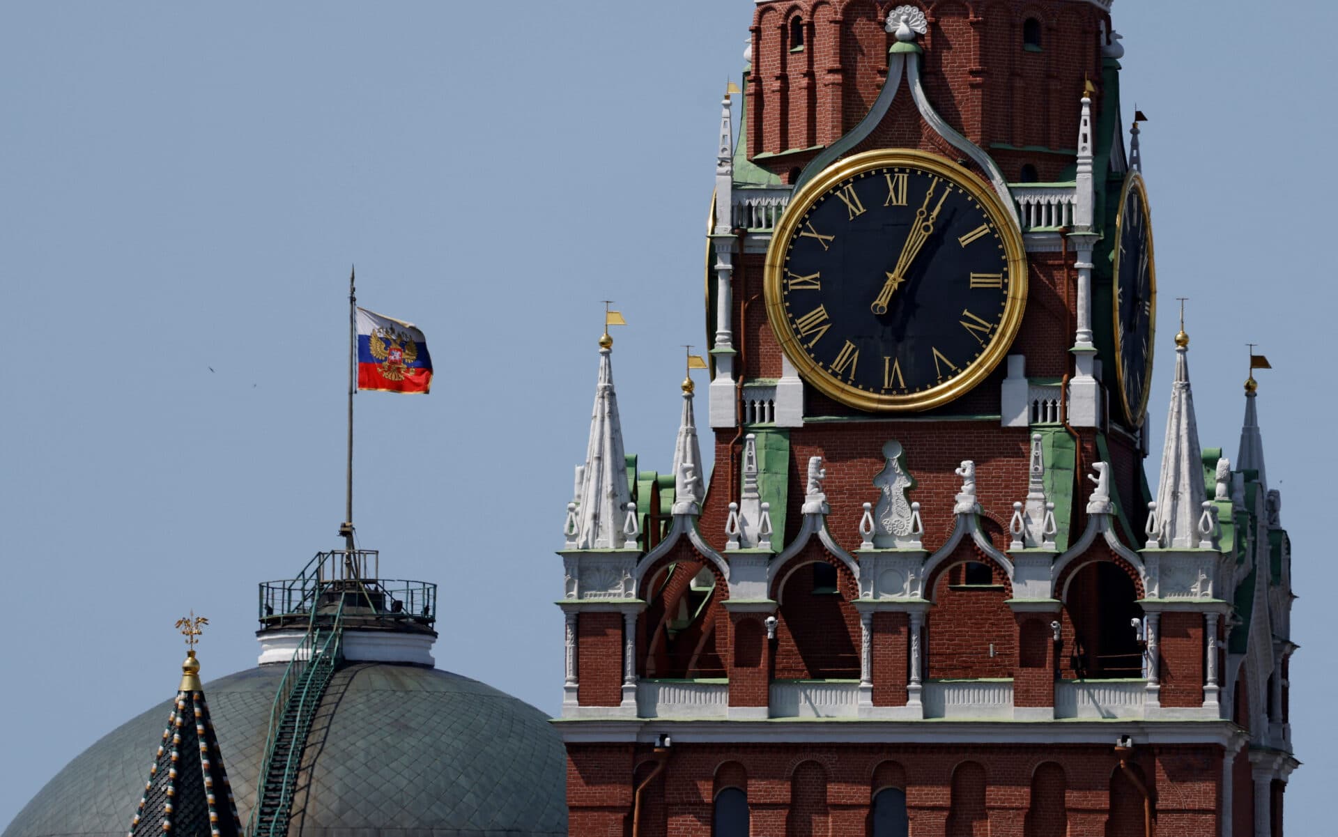 Negocierile privind Ucraina, prinse între calculele Kremlinului și presiunile Washingtonului