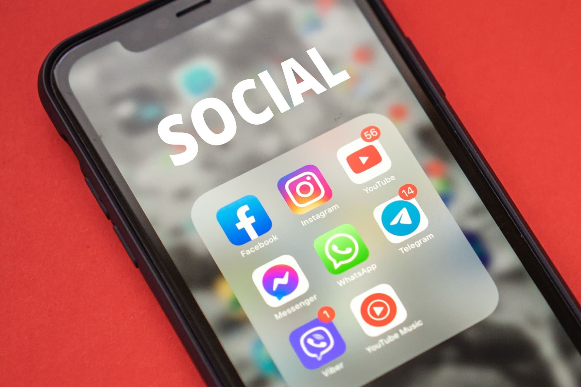 Observatorul European al Mass-Mediei Digitale avertizează asupra creșterii dezinformării bazate pe identitate