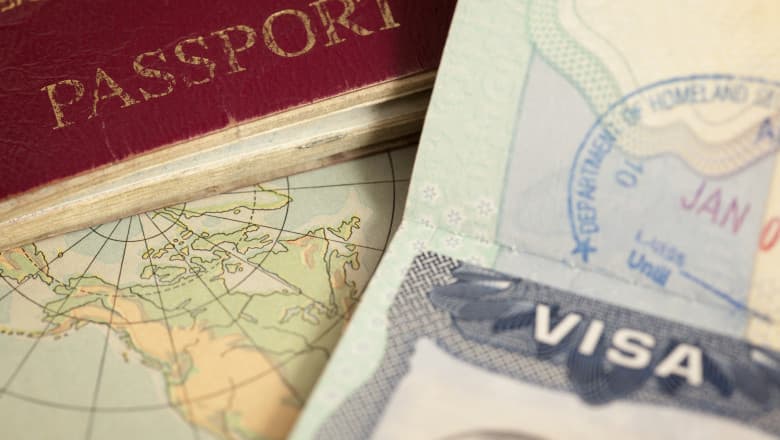 Planurile românilor care voiau să plece în SUA s-au năruit. Decizia de ultimă oră a americanilor