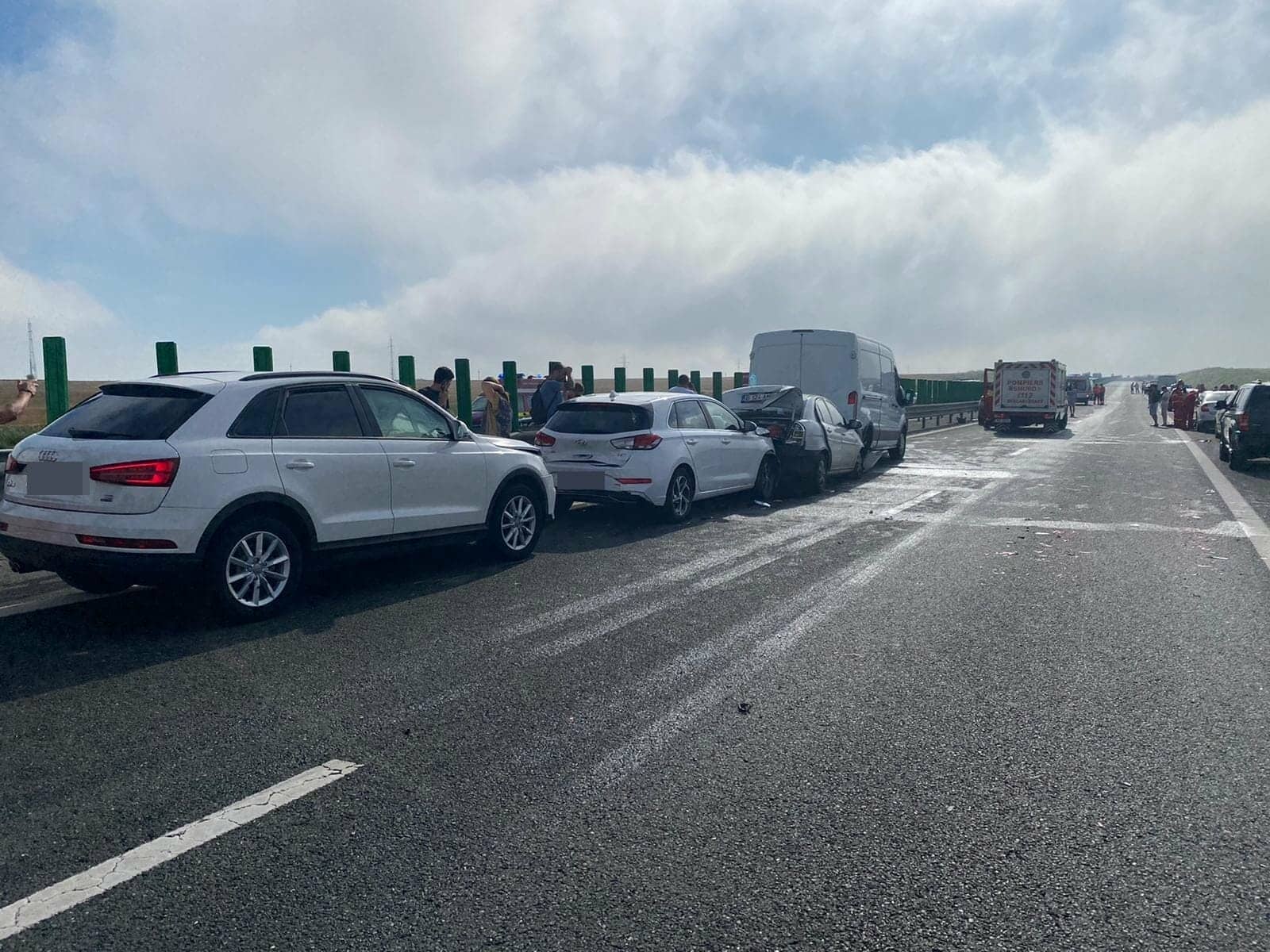 Prăpăd pe Autostrada Soarelui: 52 de mașini și 146 de persoane implicate. IMAGINILE DEZASTRULUI