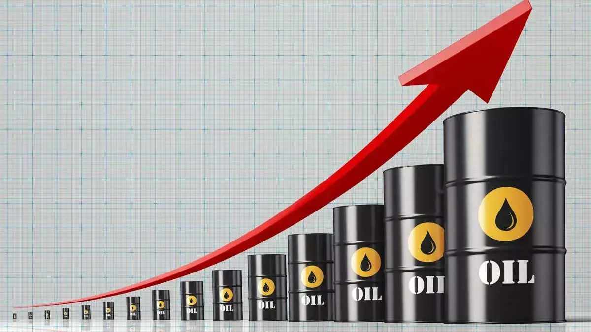 Preţul petrolului a depăşit din nou 100 de dolari pe baril. Bursele se prăbușesc