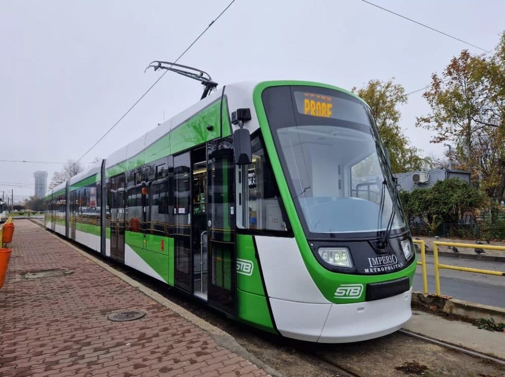 Primele 15 tramvaie noi, cumpărate de PMB, intră în circulație, în weekend. Pe ce linie a fost introduse