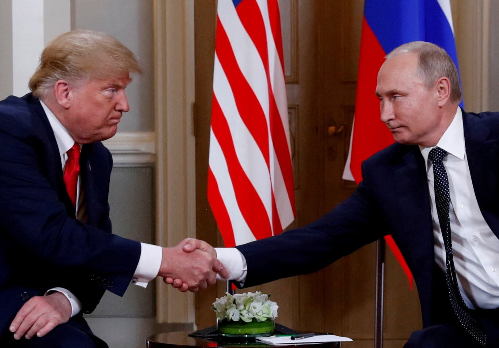 Primul pas spre mult așteptata pace. Trump a vorbit cu Putin