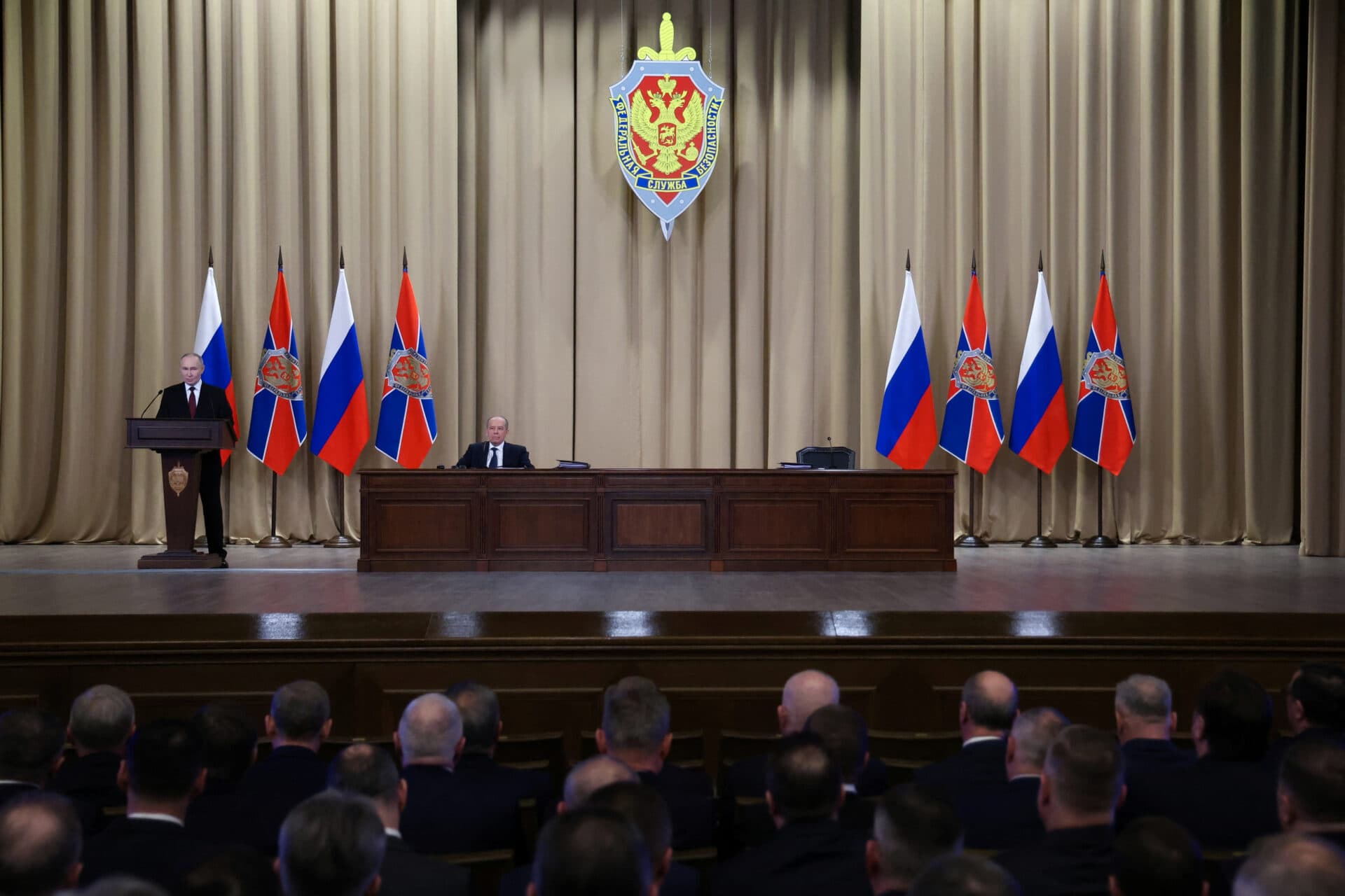 Putin acuză Occidentul de subminarea relațiilor Rusia-SUA