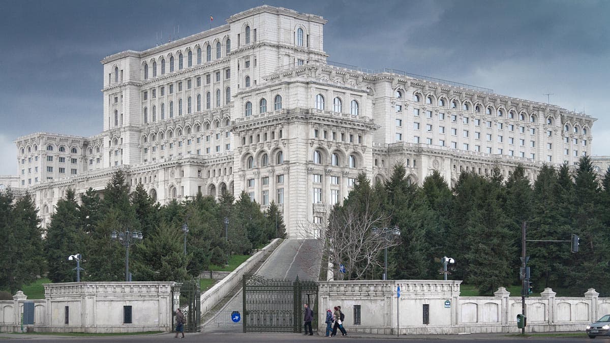 Săptămâna va începe cu proteste. Se anunță un marş în jurul Parlamentului