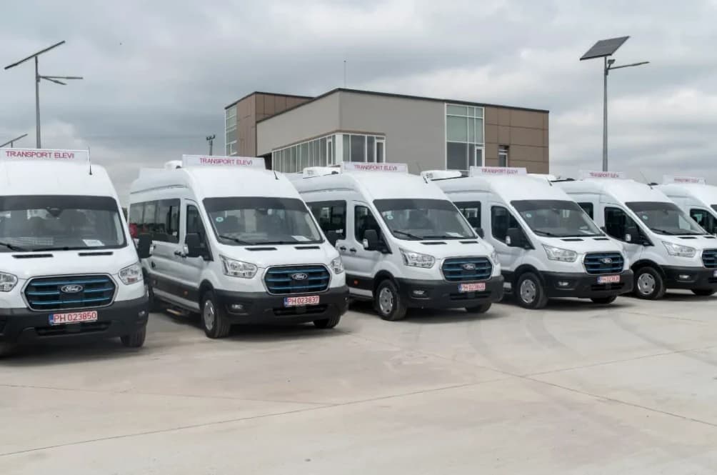Scandal uriaș: Microbuze electrice școlare cumpărate la prețuri duble față de estimările europene