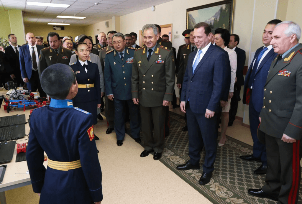 Șoigu, renii și șamanii: Povestea regiunii ruse unde Vladimir Putin este văzut ca Ginghis Han reîncarnat