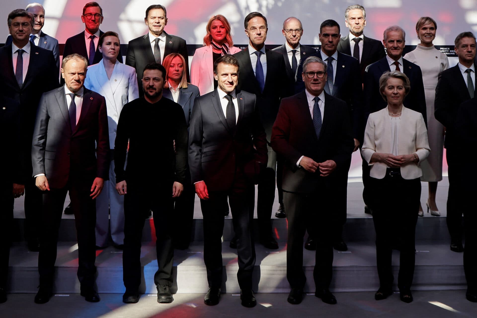 Summit crucial la Paris. Europa respinge relaxarea sancțiunilor împotriva Rusiei