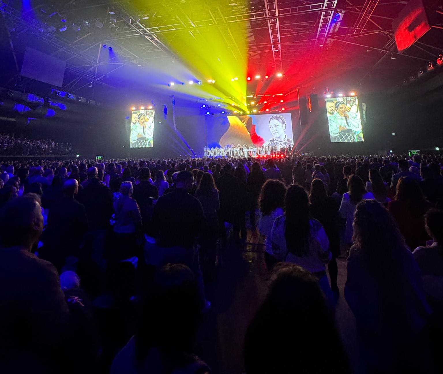 Topul celor mai scumpe concerte ale artiștilor români. Solista care a investit peste 200.000 de euro într-un spectacol concept
