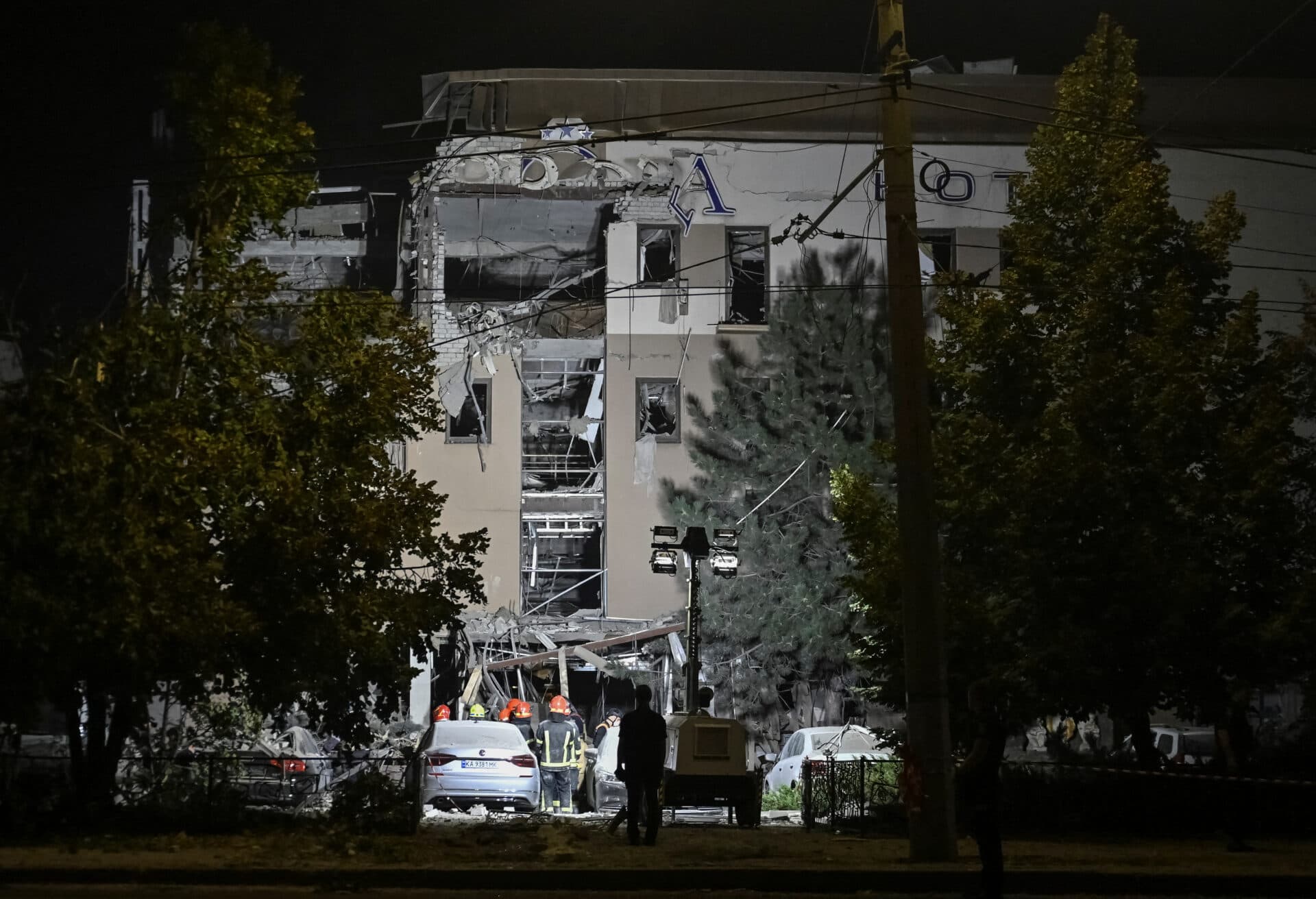 Ucraina, atacată fără încetare. Rachetele și dronele rusești distrug vieți și orașe