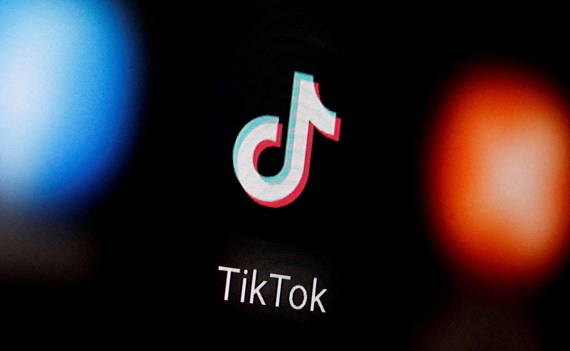 UE a ordonat TikTok să înghețe datele privind alegerile din România