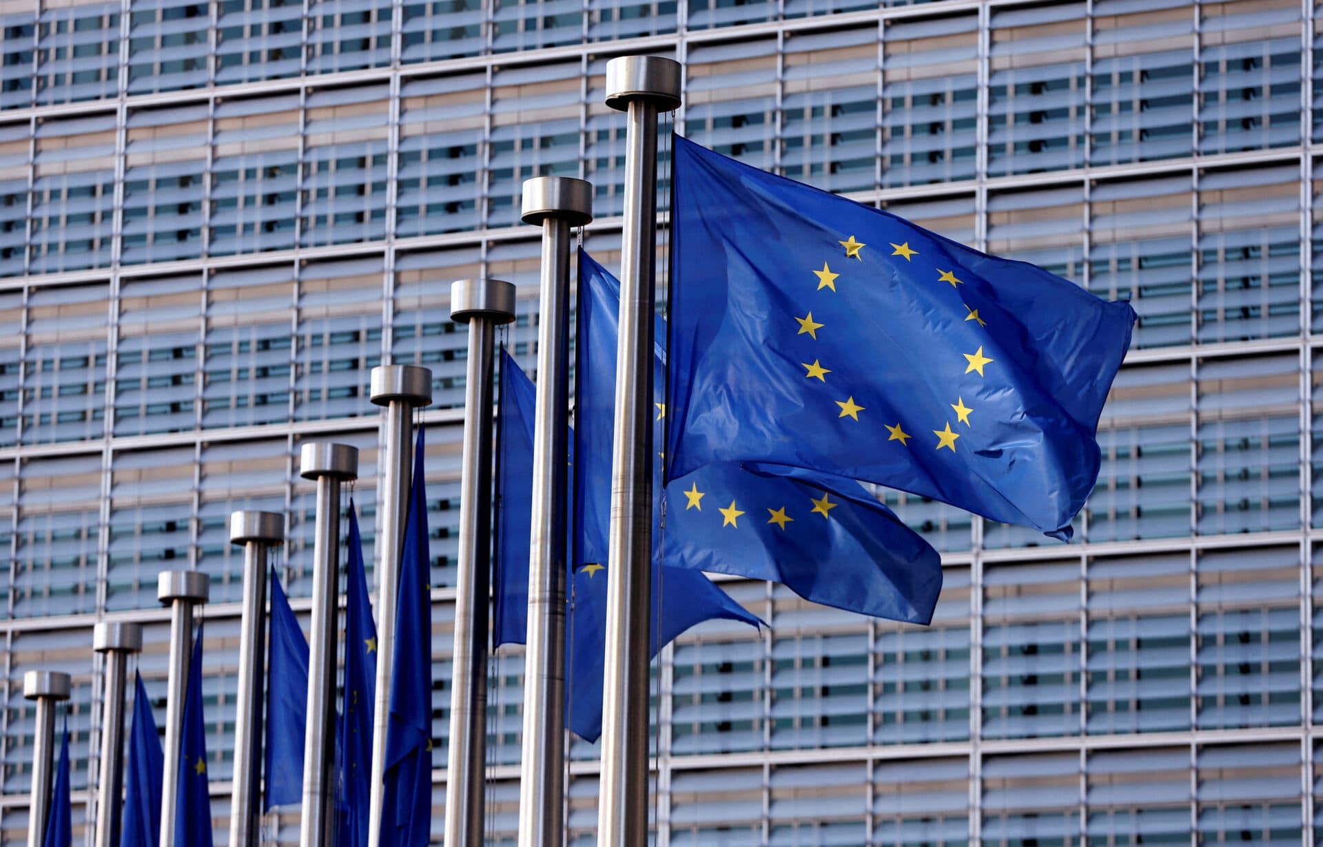 UE reînnoiește sancțiunile împotriva persoanelor și entităților din Rusia