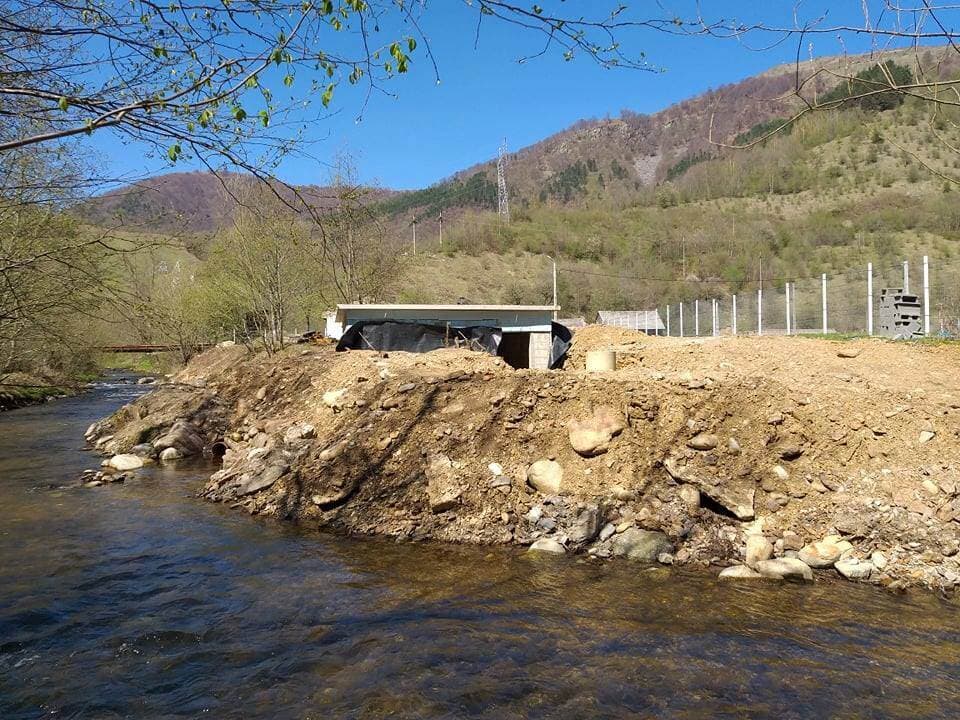 ”Vestul sălbatic”! Se construiește o hidrocentrală care NU EXISTĂ!