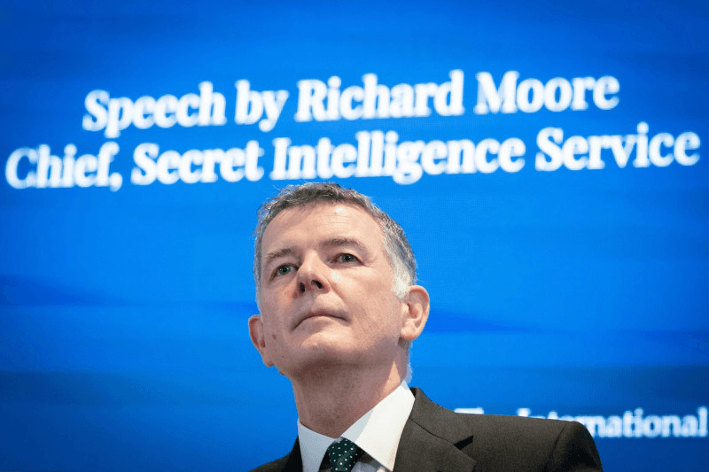 Viețile secrete ale spioanelor care conduc MI6. Realitatea este mult mai interesantă decât filmele cu James Bond (Financial Times)