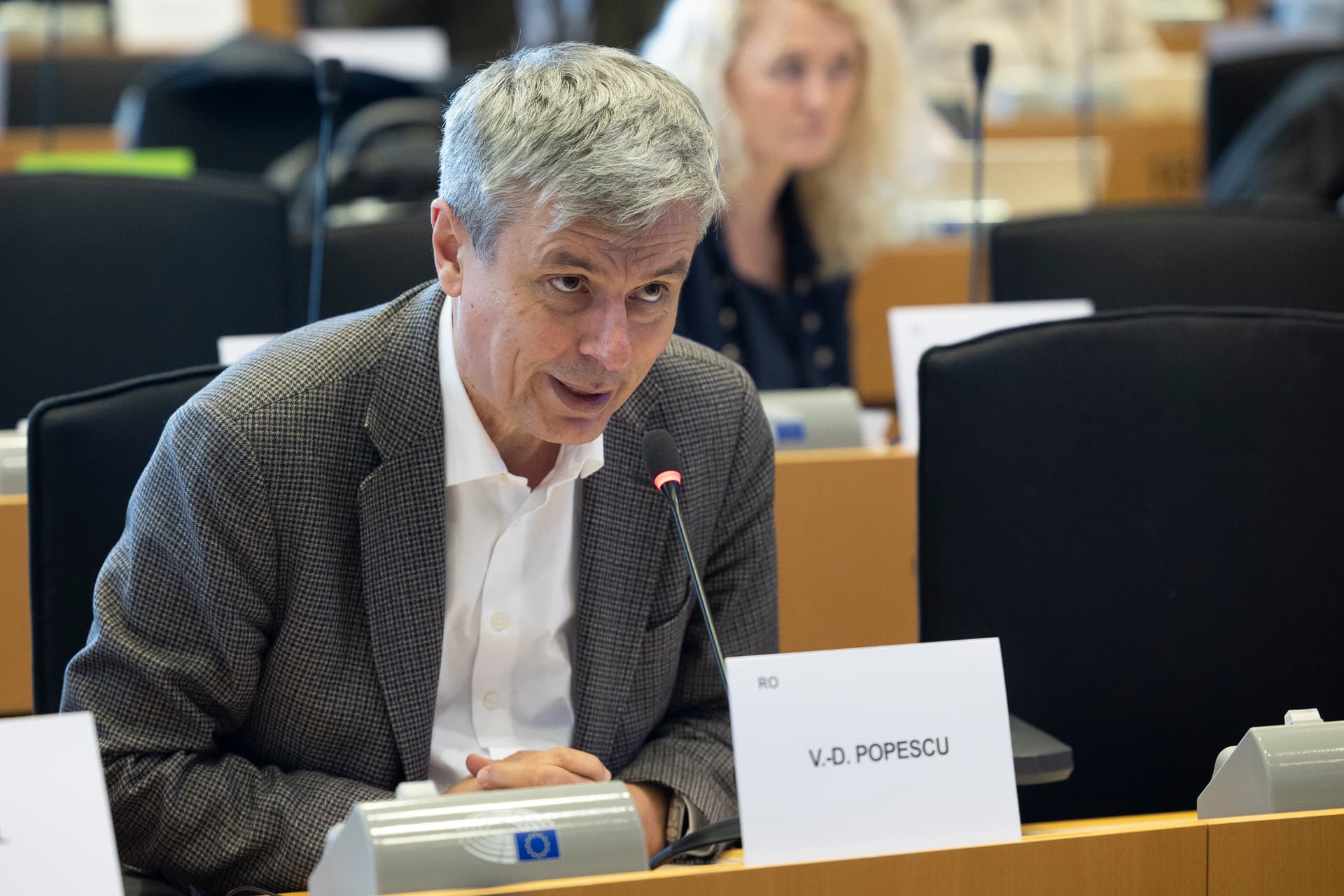 Virgil Popescu consideră că fondurile europene, inclusiv cele rămase din PNRR, pot fi folosite pentru susținerea locuințelor sociale și planurile pentru tineri