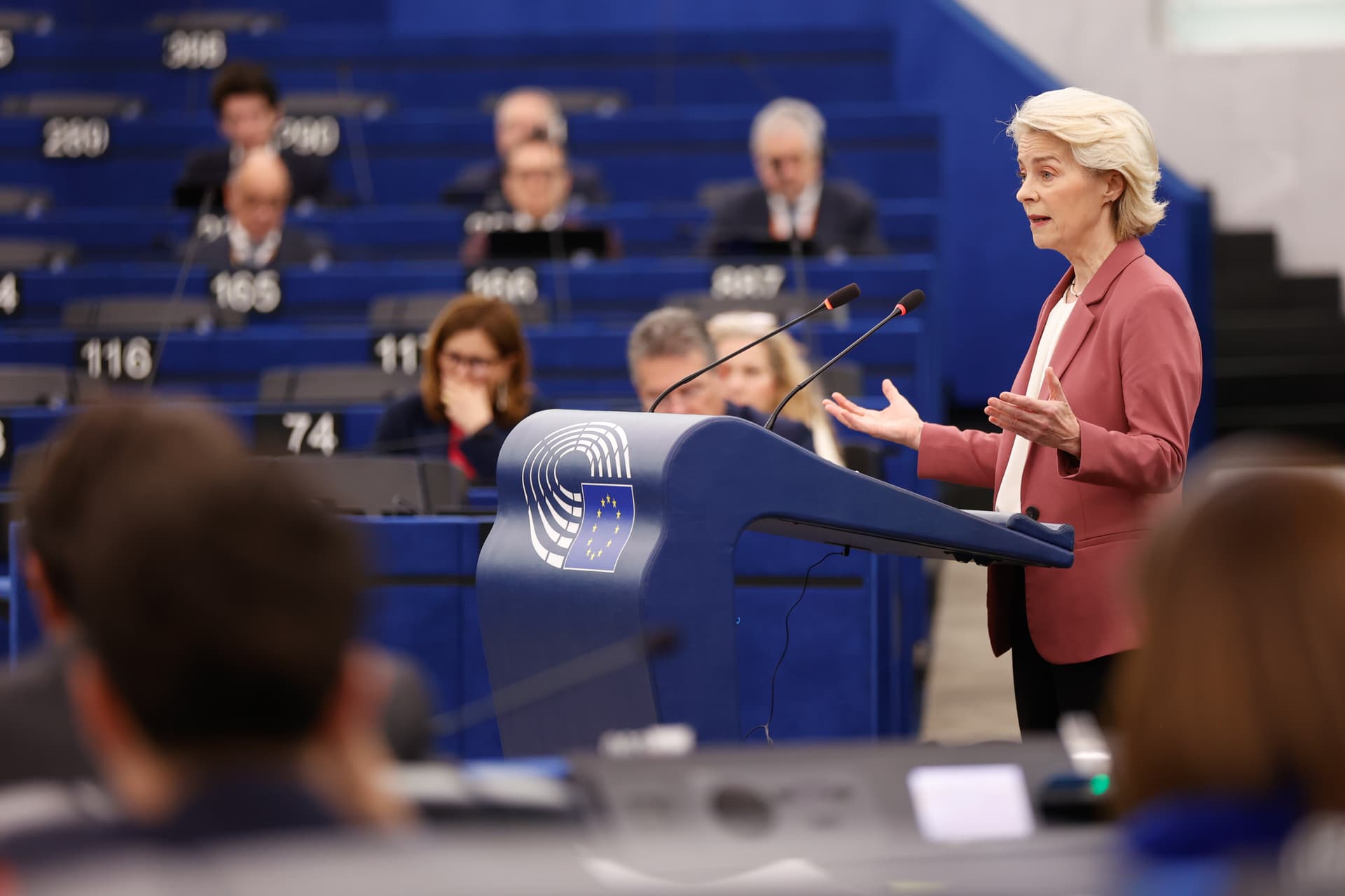Von der Leyen: conflictul din Orientul Mijlociu a adăugat 3 miliarde euro la factura energetică a UE, iar revenirea la combustibilii fosili ruși ar fi „o greșeală strategică”