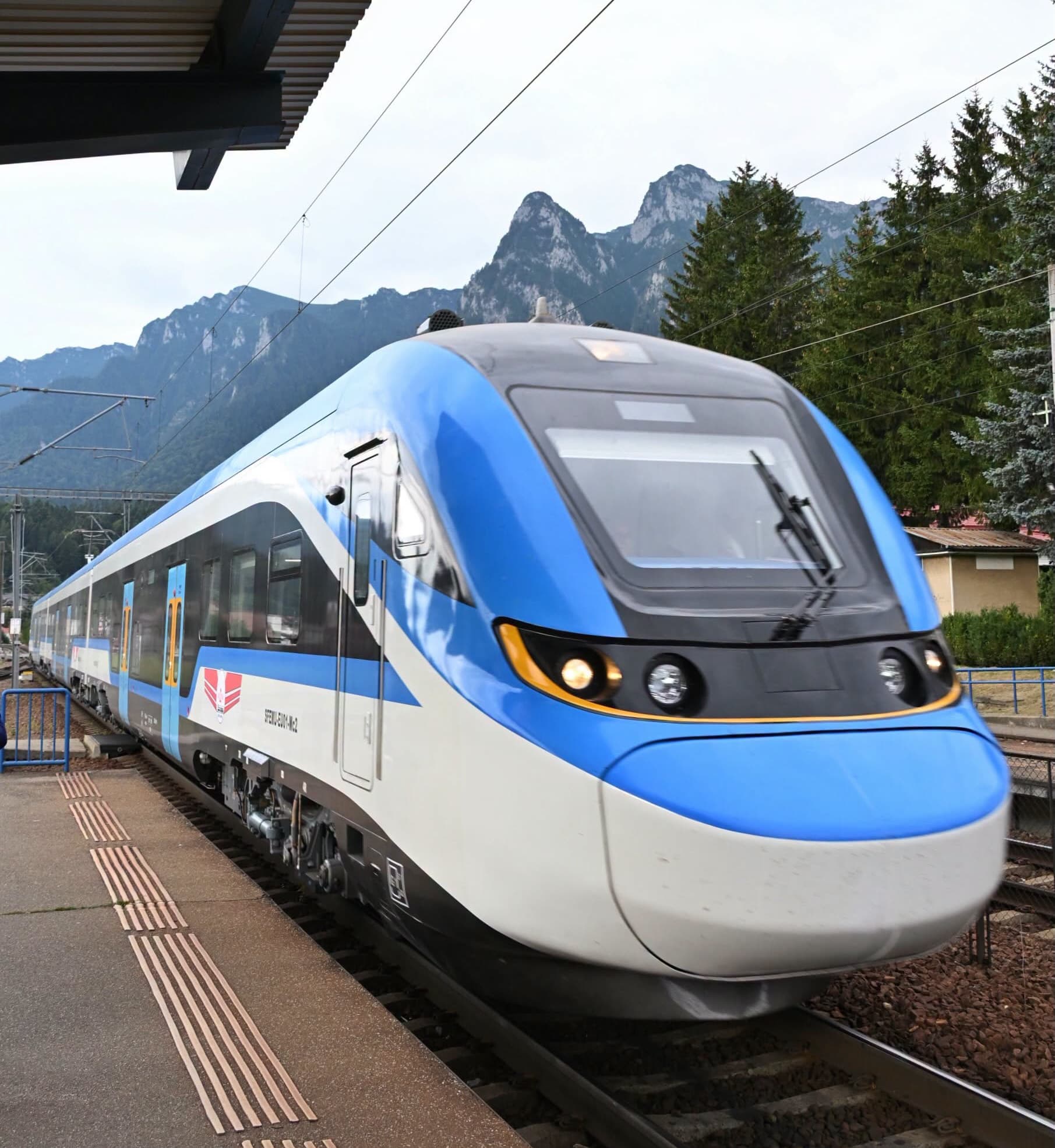 Primele trenuri private noi intră în circulație pe ruta București–Brașov. Pot atinge 200 km/h!