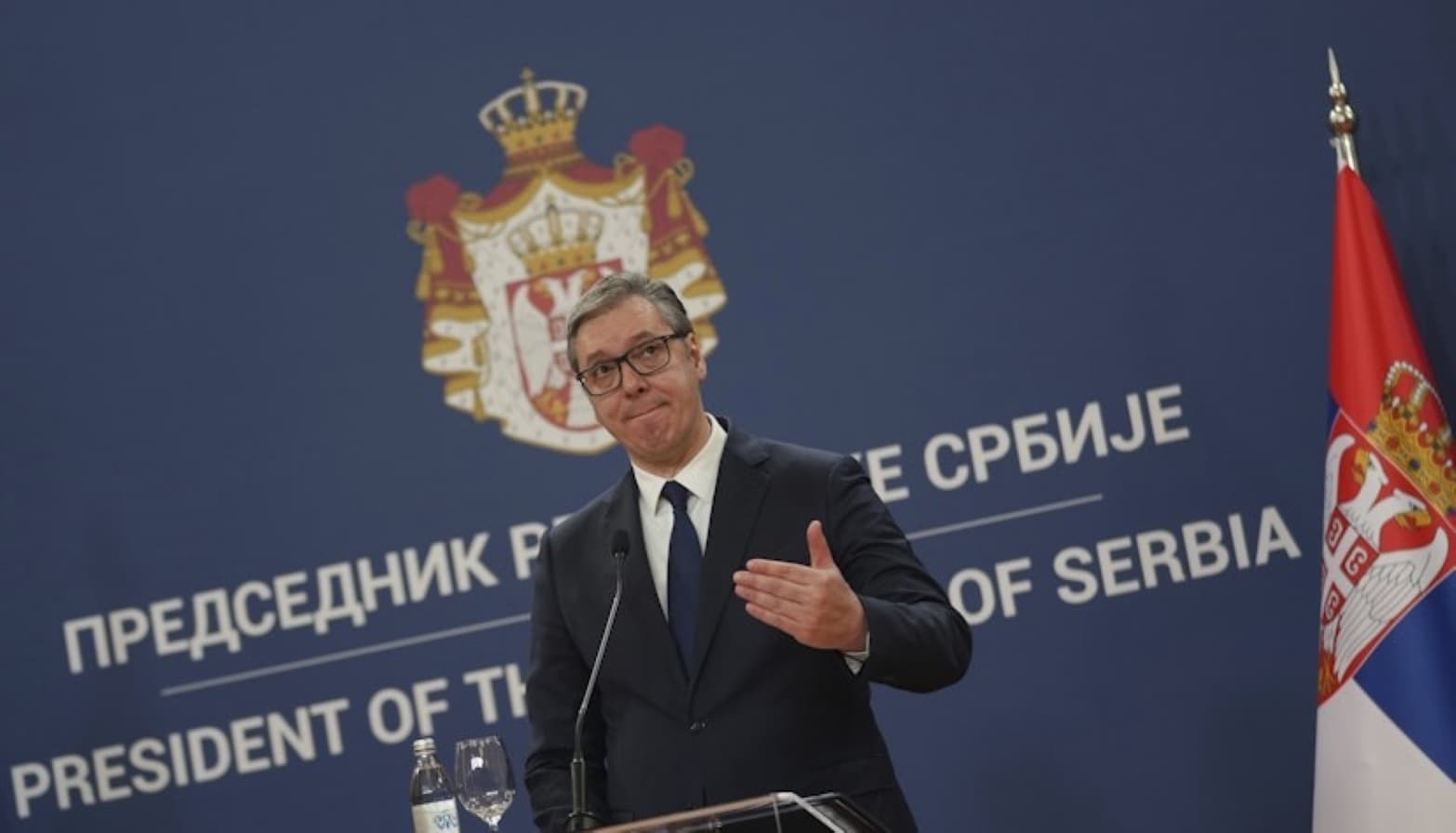 Aleksandar Vučić demisionează din funcția de președinte al Serbiei, dar vrea să fie premier