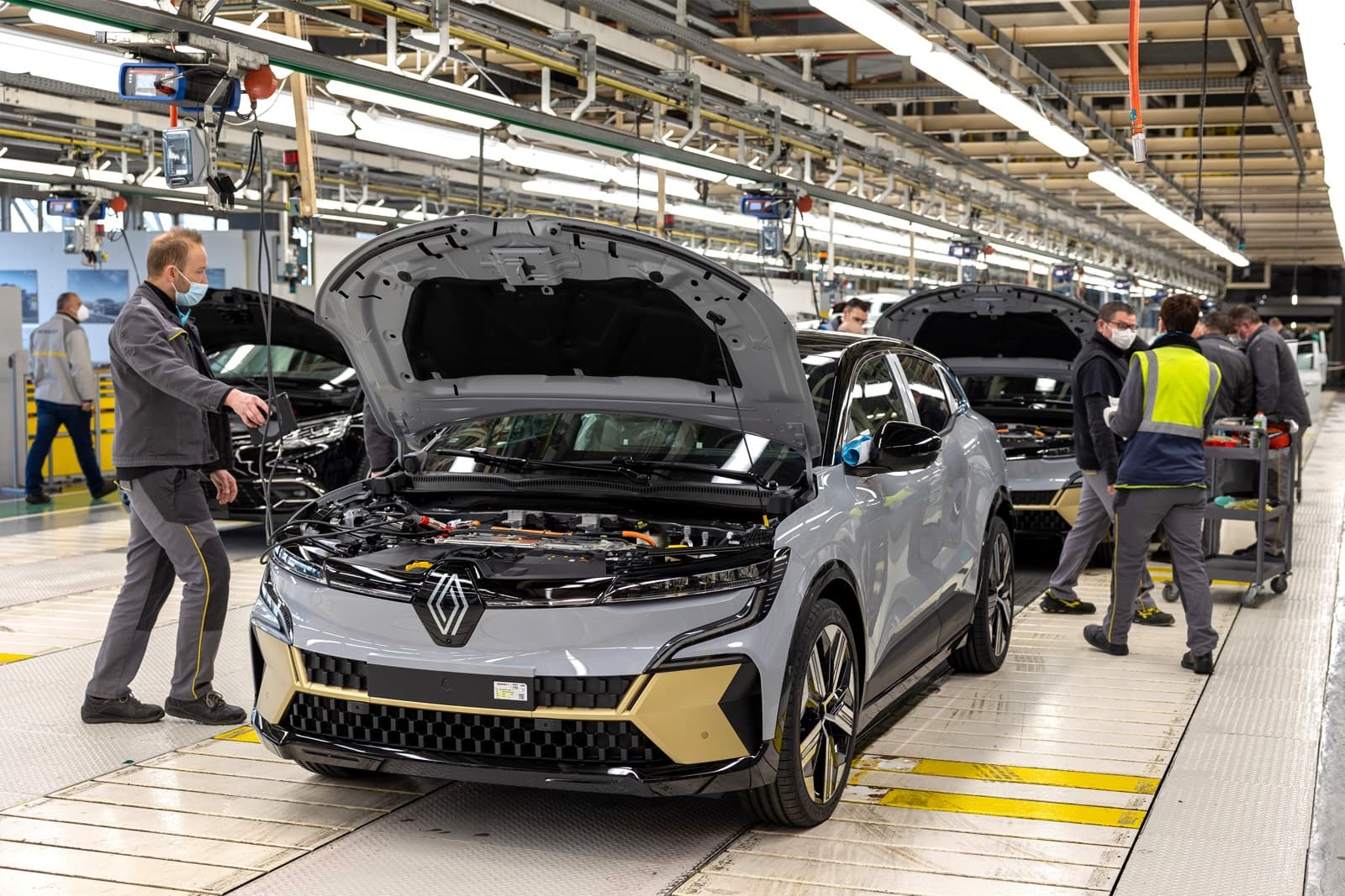 Renault se reinventează. Peste 10 miliarde de euro pentru electrificare și mașini mai accesibile