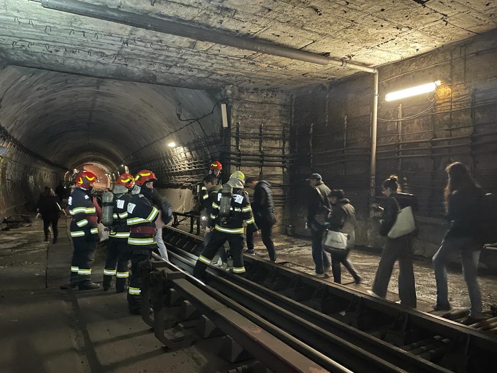 Metrou defect între stațiile Grivița și Basarab. 276 de persoane, evacuate prin tunel pe o distanță de 200 de metri
