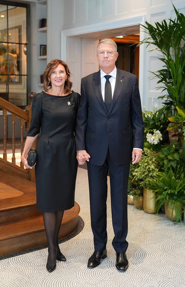 FOTO Carmen și Klaus Iohannis, la funeraliile Reginei Elisabeta a II-a! Prima doamnă, criticată din cauza zâmbetului larg