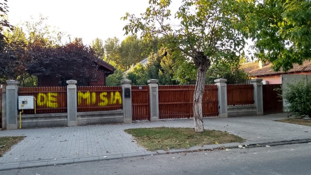 SURPRIZĂ la casa lui LIVIU DRAGNEA din Alexandria. A apărut peste noapte