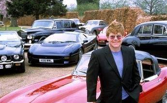 Maserati-ul ce a aparținut lui Elton John, își caută stăpân nou, la București. A fost scos la licitație!