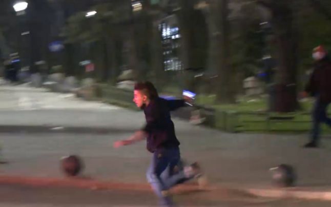 PROTESTE: Un tânăr a fugit din duba Jandarmeriei! Cum a fost ”recuperat”