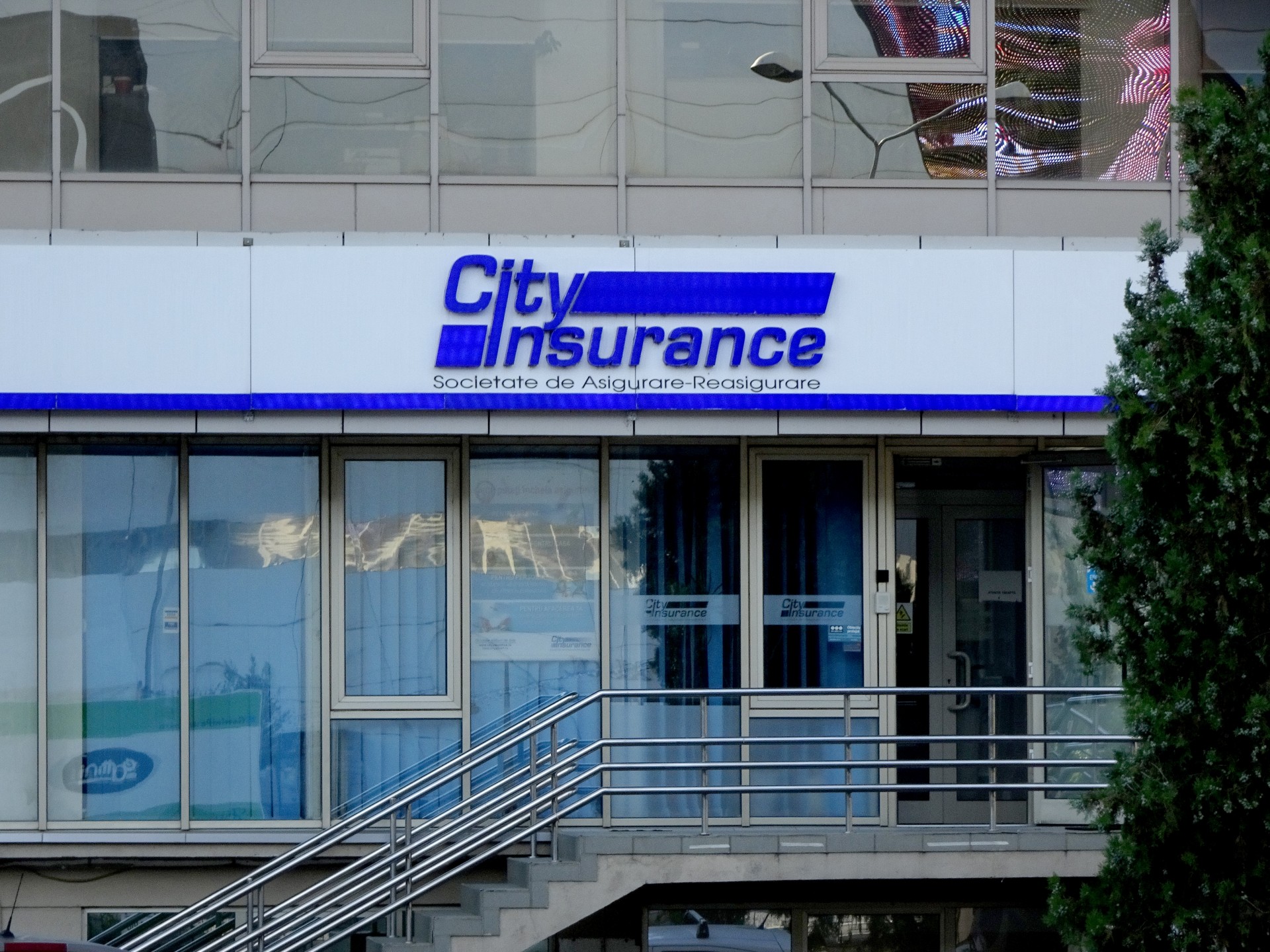 ALERTĂ! S-a vândut City Insurance Romania