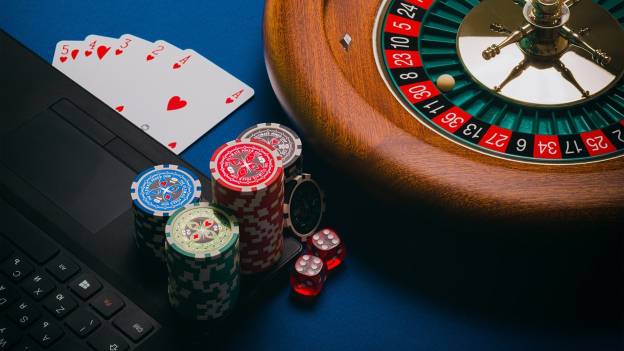 Pariuri sportive sau casino online? Cine oferă bonusuri mai mari