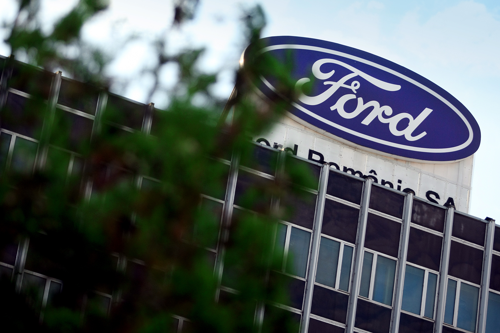 Ford investeşte 300 de milioane de dolari pentru a produce un nou vehicul la Craiova