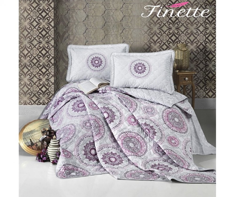 Pentru un design deosebit al camerei, alegeți cuverturi de pat de la Finette