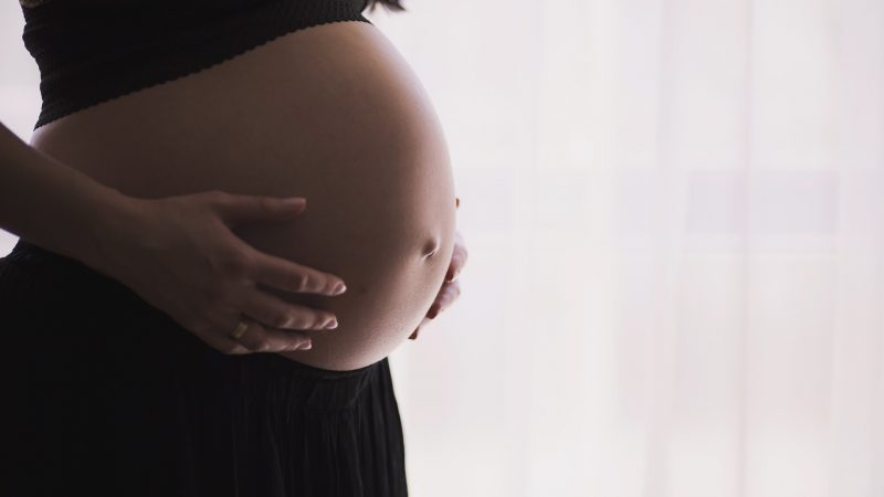 Caz șocant la Târgu-Jiu! O femeie care nu știa că e însărcinată, operată de hernie. Nici medicii nu și-au dat seama că e gravidă în 9 luni