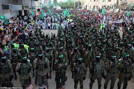 Demonstrație de forță Hamas. Forțele paramilitare au defilat în Fâşia Gaza