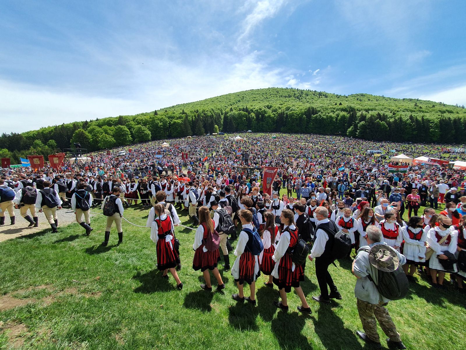 Harghita. Mii de oameni au cântat imnul Ungariei după pelerinaj