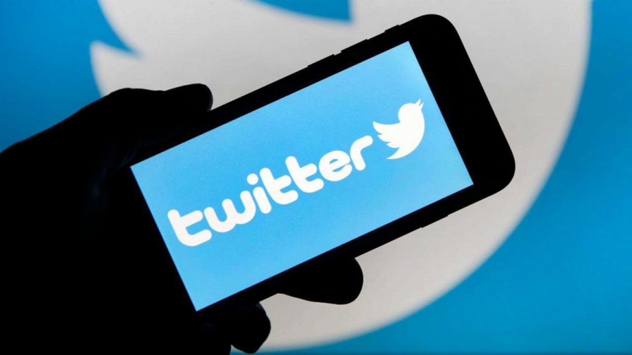 Twitter le cere utilizatorilor de iPhone acordul pentru a-i urmări