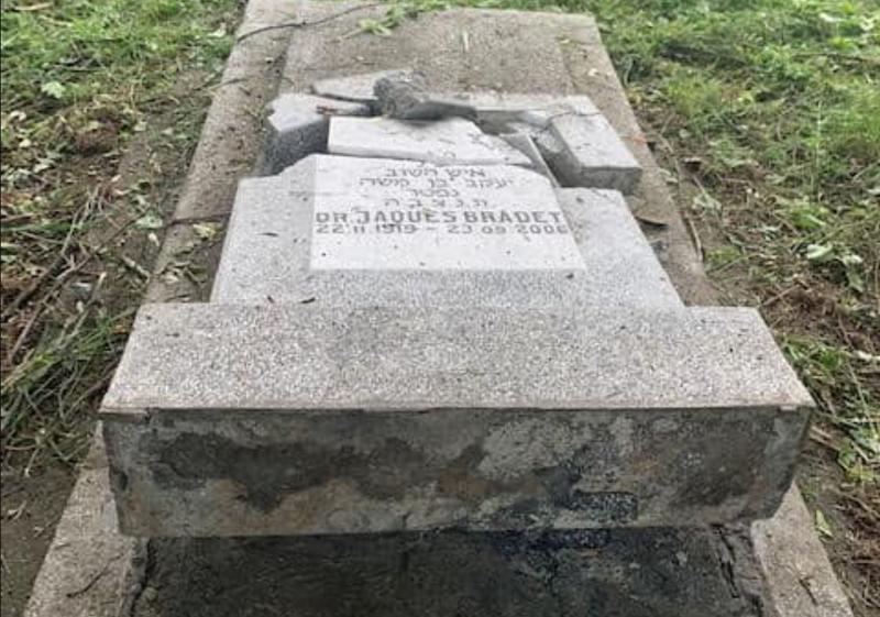 ALERTĂ! Cimitirul evreiesc din Ploiești a fost vandalizat
