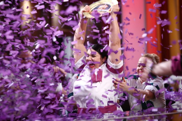 Câștigătoarea ”Chefi la cuțite” 2021 este Narcisa Birjaru. A luat 30.000 euro! Este prima femeie care a câștigat trofeul
