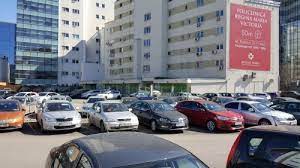Tariful parcărilor din București va crește. Mașinile parcate pe prima bandă vor dispărea