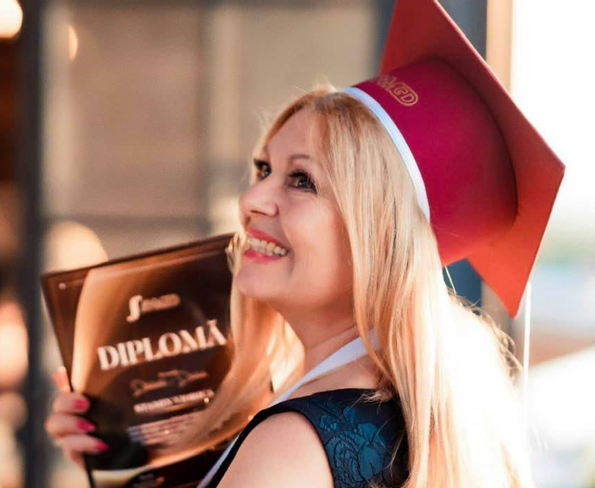 Solista Viorica Chiurciu a absolvit conservatorul! Mai mult, este șefă de promoție