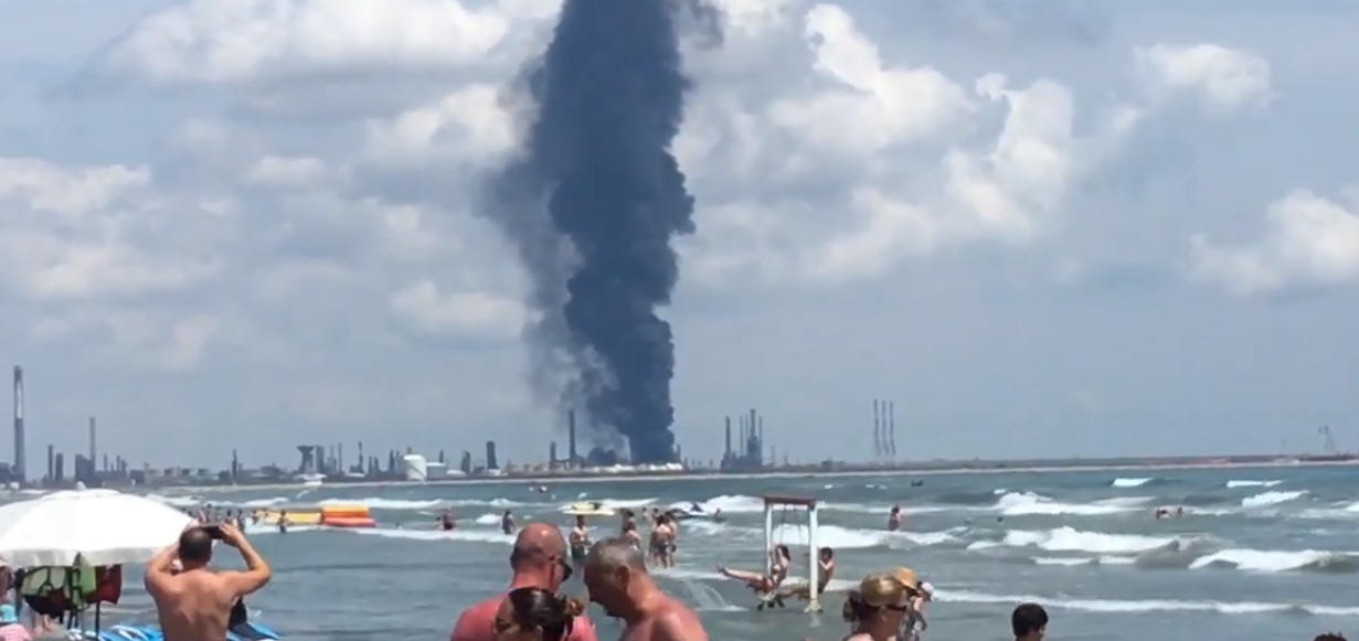 BREAKING NEWS! Explozie PUTERNICĂ la rafinăria PETROMIDIA! VIDEO