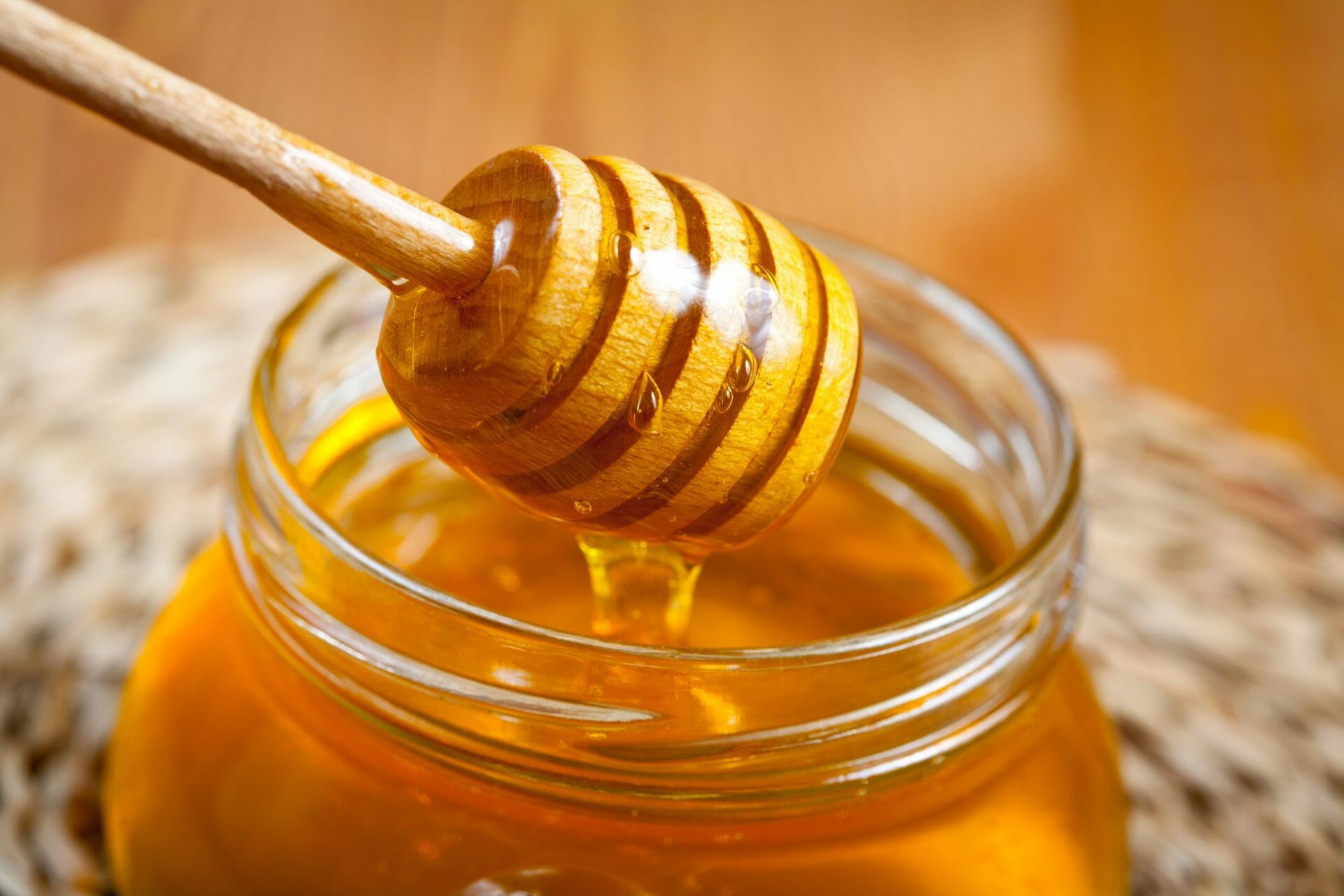 Scandal în Spania: apicultorii suspectează că mierea românească din magazine e de fapt chinezească