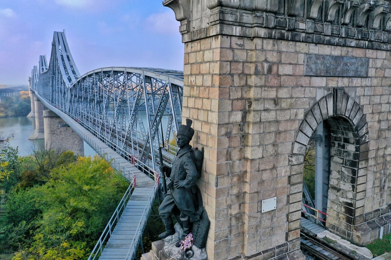 Cine a făcut podul de la Cernavodă. Poartă numele Regelui Carol I